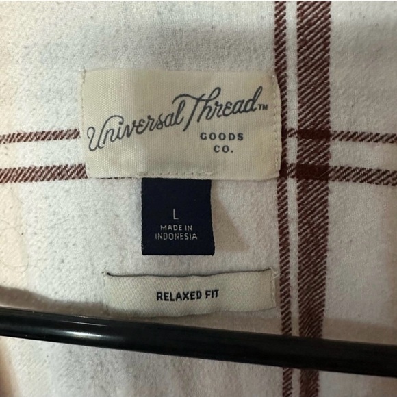 Universal Thread Cream Flannel - Picture 4 of 5